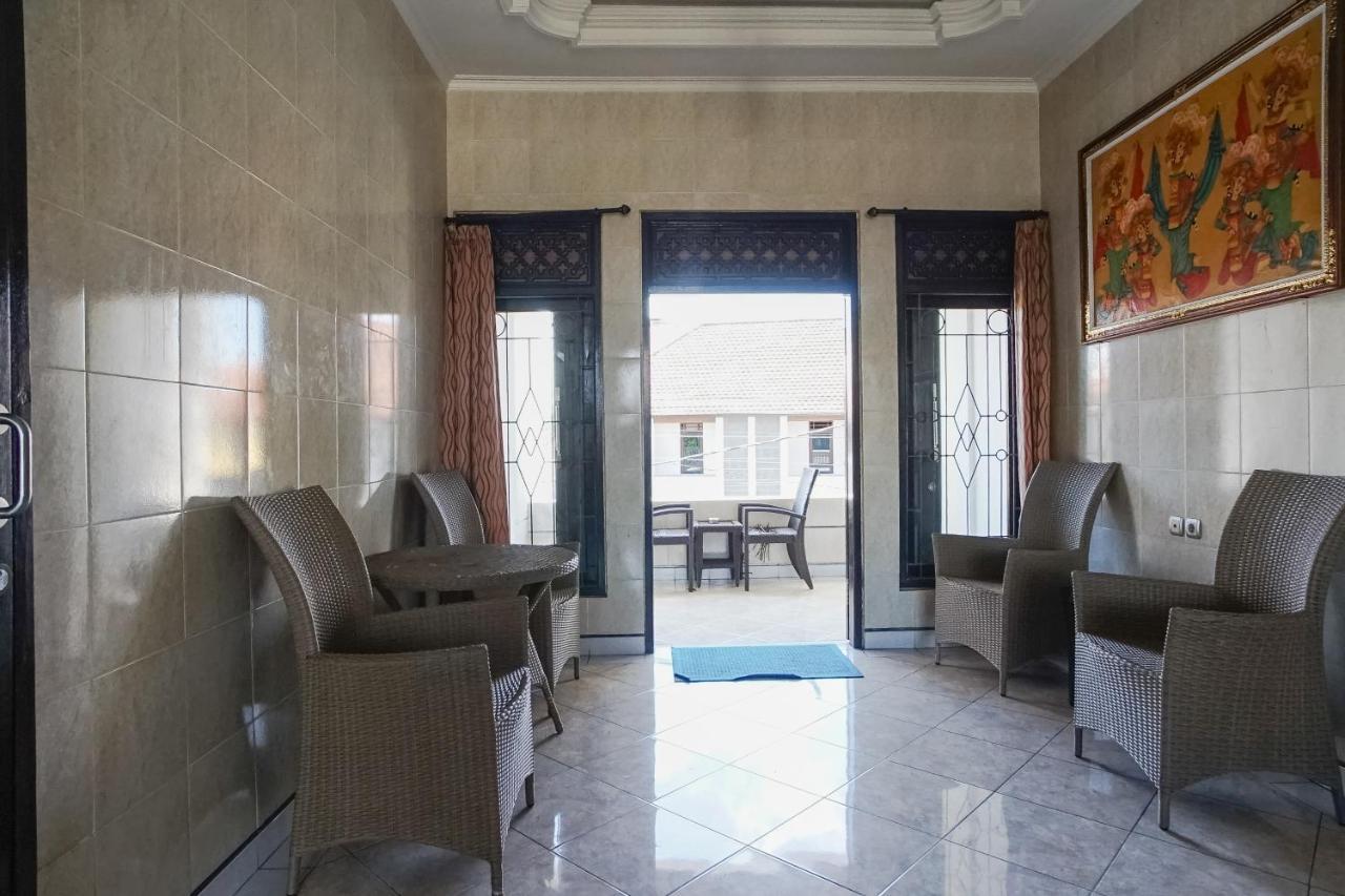 Denays Guesthouse Jimbaran ภายนอก รูปภาพ