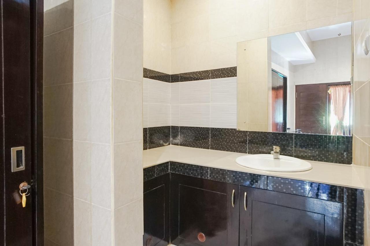 Denays Guesthouse Jimbaran ภายนอก รูปภาพ
